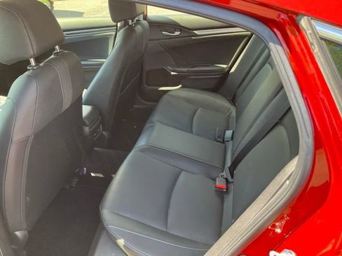 Used 2019 Honda Civic Touring image 10
