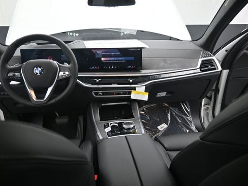 New 2026 BMW X5 xDrive40i w/ Parking Assistance Package image 36