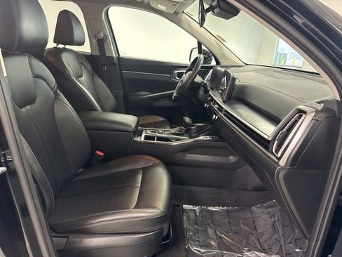 Used 2024 Kia Sorento S image 24