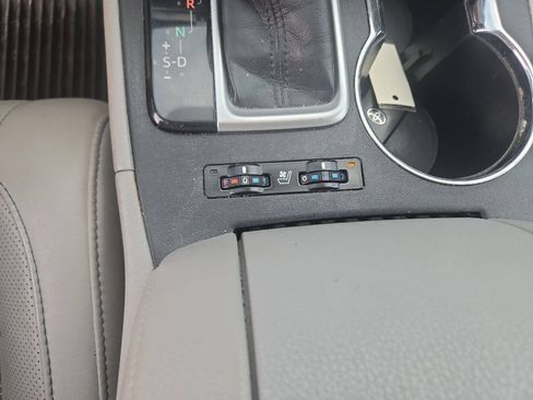 Used 2015 Toyota Highlander Limited w/ Driver Technology Package AWD/4WD image 15