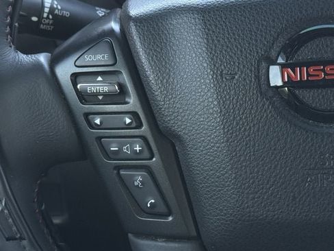 Used 2021 Nissan Titan PRO-4X w/ Pro-4x Convenience Package AWD/4WD image 15