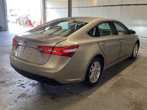 Used 2015 Toyota Avalon XLE Premium FWD image 3