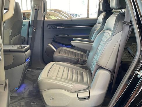 Used 2024 Kia EV9 Land image 26