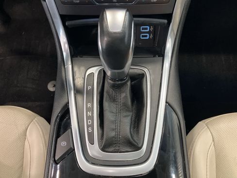 Used 2016 Ford Edge Titanium w/ Equipment Group 301A AWD/4WD image 19
