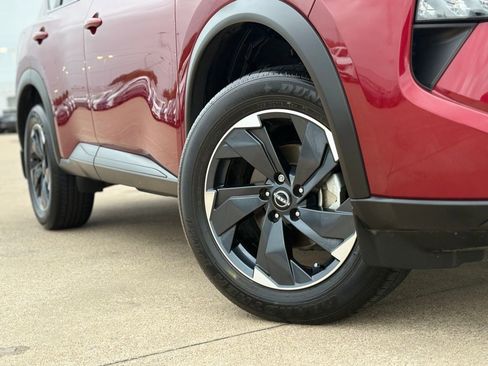 Certified 2024 Nissan Rogue SV FWD image 11