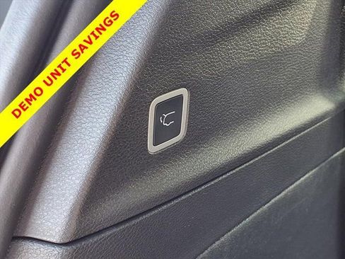 New 2026 Chrysler Pacifica Select image 27