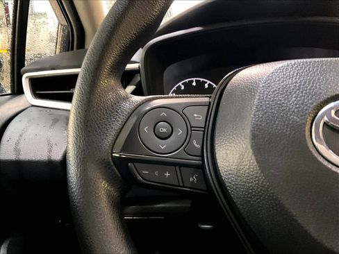 Used 2025 Toyota Corolla LE image 23