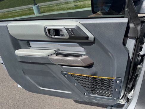 Used 2023 Ford Bronco Badlands image 16