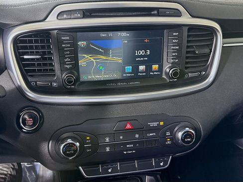 Used 2016 Kia Sorento SX image 18