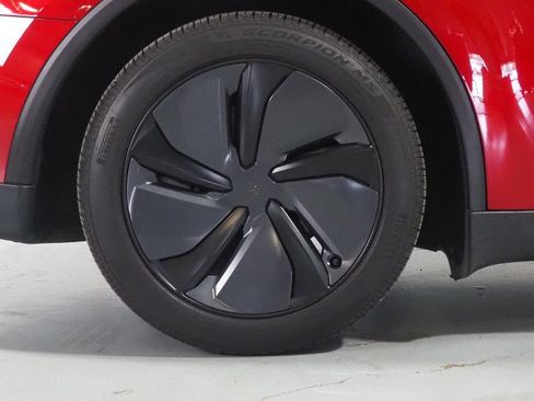 Used 2026 Tesla Model Y Long Range AWD/4WD image 36