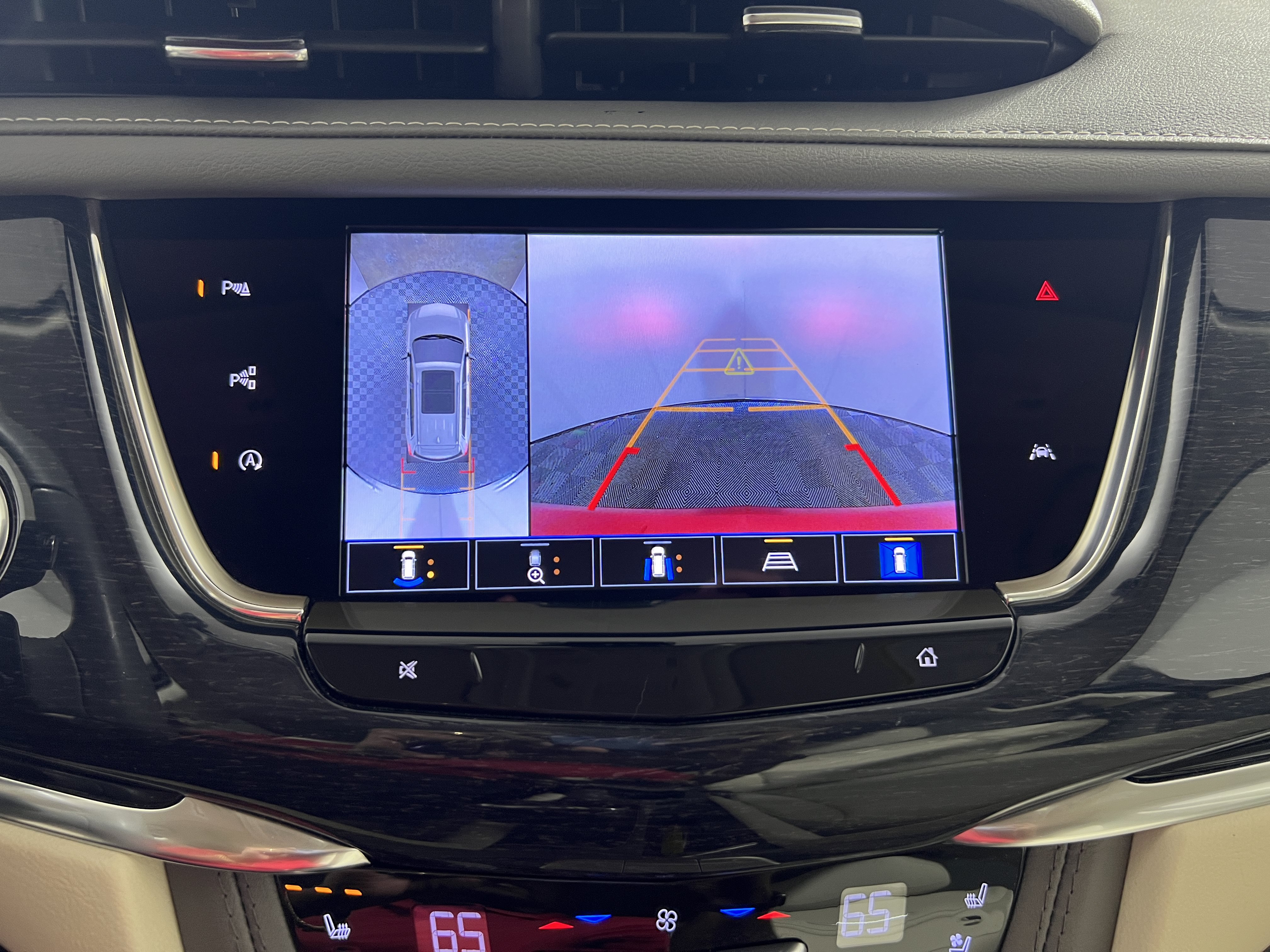 Used 2024 Cadillac XT6 Premium Luxury w/ Technology Package FWD image 22