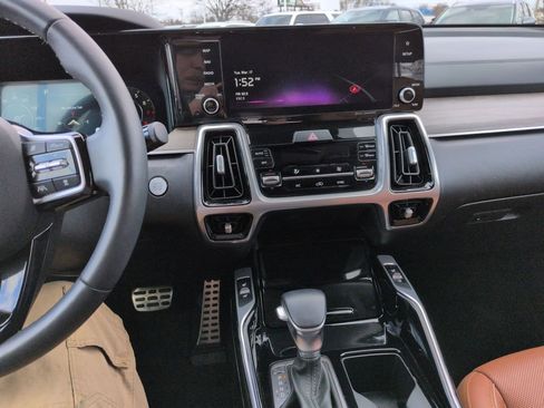 Used 2023 Kia Sorento SX Prestige image 17