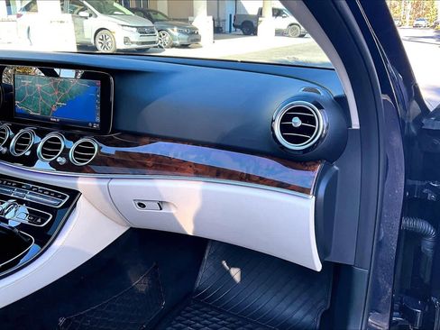 Used 2018 Mercedes-Benz E 300 image 18