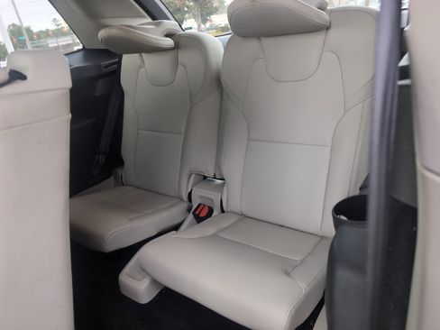 Used 2016 Volvo XC90 T6 Momentum w/ Momentum Plus Package image 32