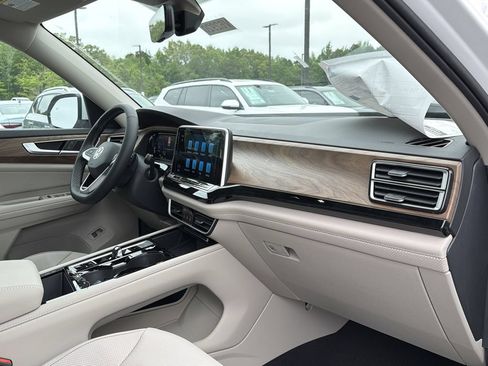 New 2026 Volkswagen Atlas SE FWD image 21