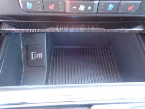 Used 2020 Ford F250 Lariat w/ Chrome Package image 45