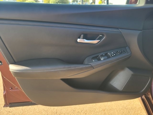 Used 2024 Nissan Sentra SV FWD image 18