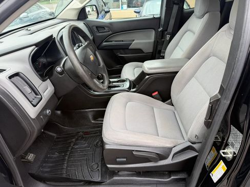Used 2018 Chevrolet Colorado W/T RWD image 12