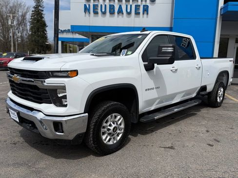 Used 2025 Chevrolet Silverado 2500 LT w/ Convenience Package AWD/4WD image 1