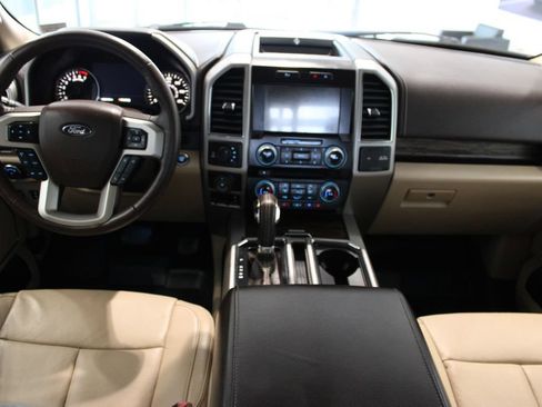 Used 2018 Ford F150 Lariat w/ Equipment Group 502A Luxury AWD/4WD image 7
