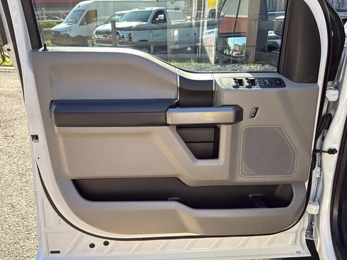 Used 2019 Ford F550 4x4 Crew Cab Super Duty w/ XLT Value Package image 13
