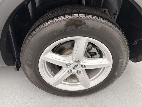 Used 2018 Ford Explorer XLT FWD image 6