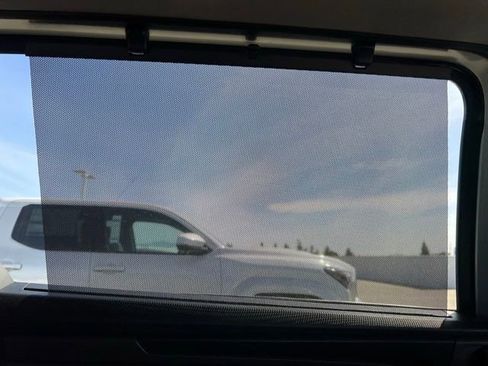 Used 2018 Honda Odyssey Elite image 45