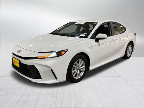 Used 2026 Toyota Camry LE w/ Convenience Package FWD image 3