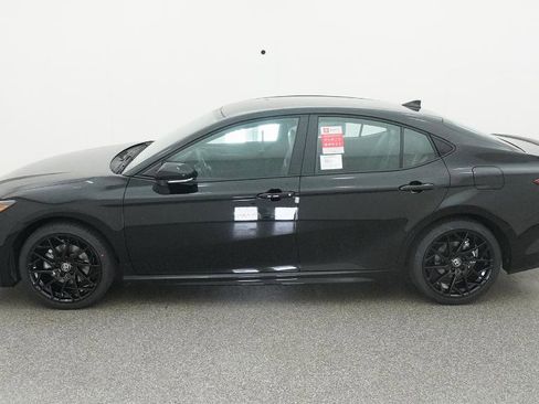 New 2026 Toyota Camry SE image 39