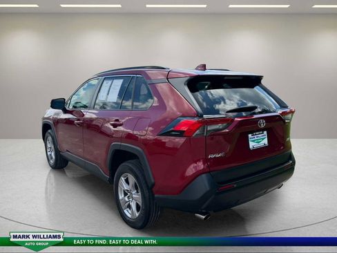 Used 2022 Toyota RAV4 XLE FWD image 8