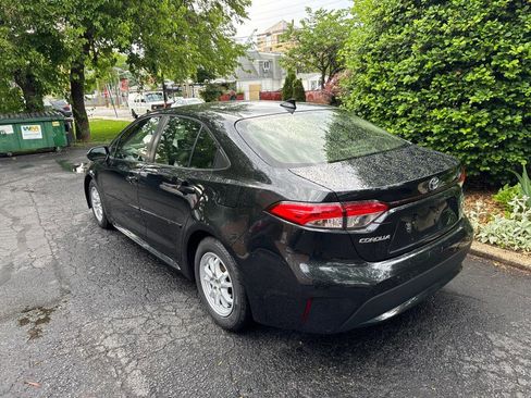 Used 2022 Toyota Corolla LE w/ Premium Interior Package FWD image 4