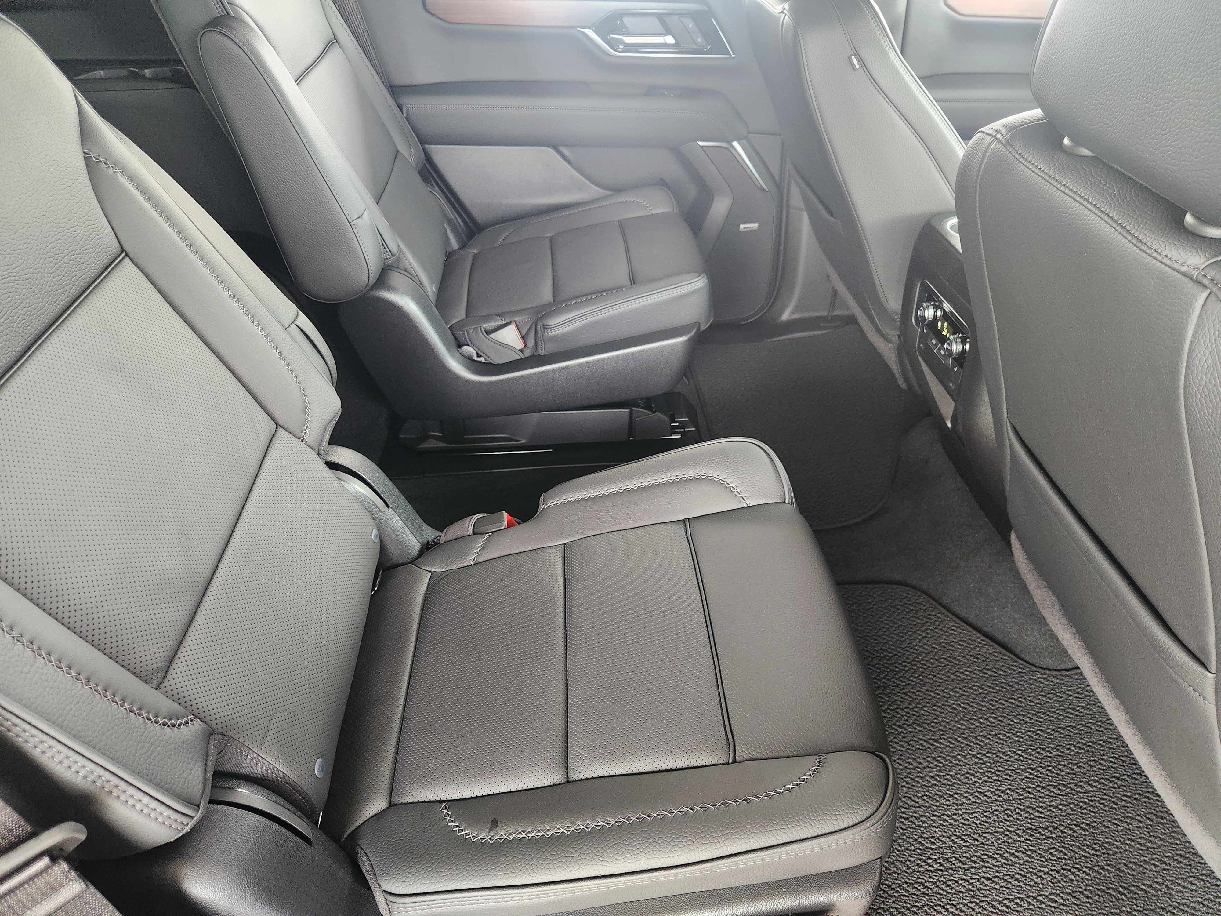 New 2026 GMC Yukon Denali w/ Sun & Power Step Package RWD image 19