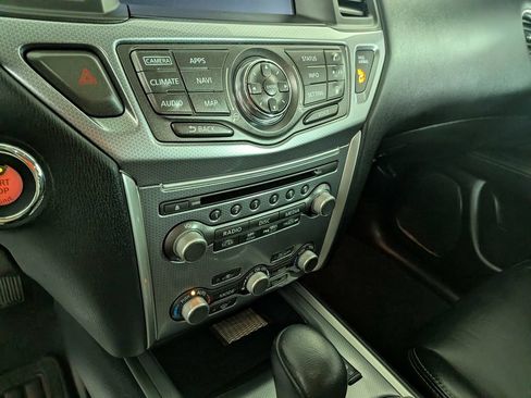 Used 2019 Nissan Pathfinder SL AWD/4WD image 26