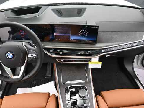 New 2026 BMW X5 xDrive50e image 13