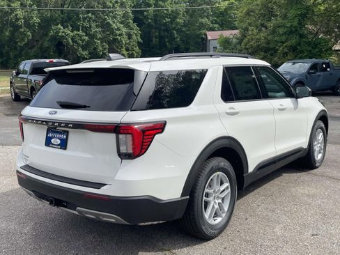 New 2026 Ford Explorer Active RWD image 3