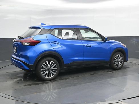 Used 2024 Nissan Kicks SV FWD image 2
