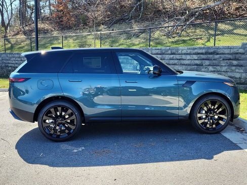 New 2026 Land Rover Range Rover Sport SE AWD/4WD image 11