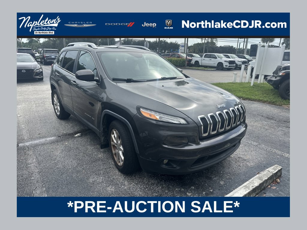 Used 2016 Jeep Cherokee Latitude FWD image 1
