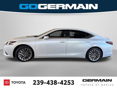 Used 2022 Lexus ES 350 Ultra Luxury w/ Accessory Package FWD image 3