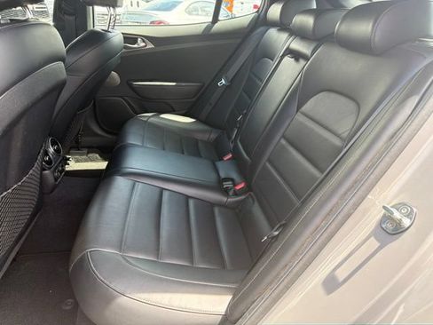 Used 2020 Kia Stinger GT2 image 16