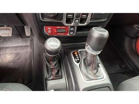 Used 2020 Jeep Gladiator Rubicon w/ LED Lighting Group AWD/4WD image 22