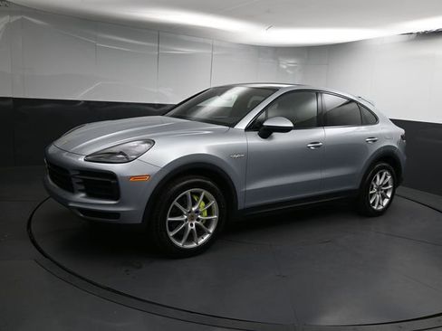 Used 2023 Porsche Cayenne image 1