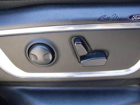 Used 2025 RAM 1500 Laramie AWD/4WD image 12