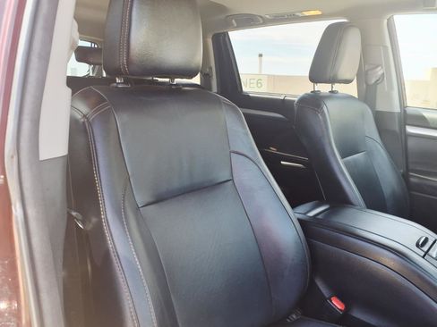 Used 2018 Toyota Highlander XLE w/ Protection Package #3 AWD/4WD image 12