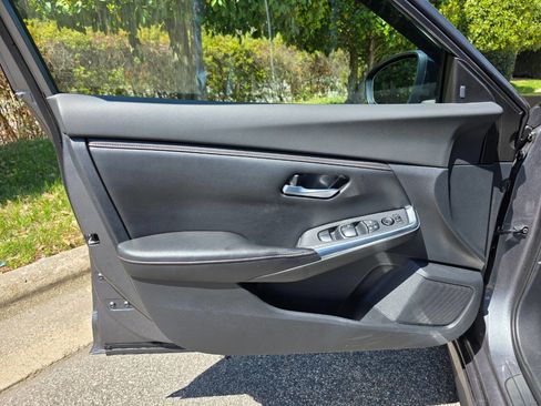 Used 2020 Nissan Sentra SR image 9