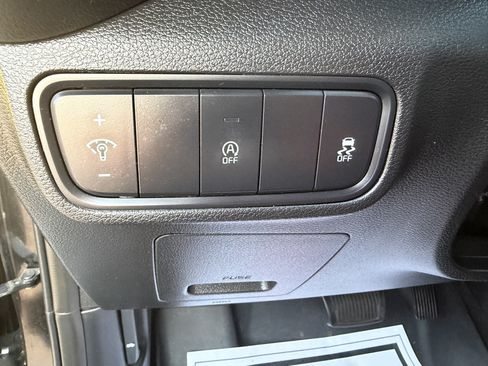 Used 2022 Kia Soul LX FWD image 11