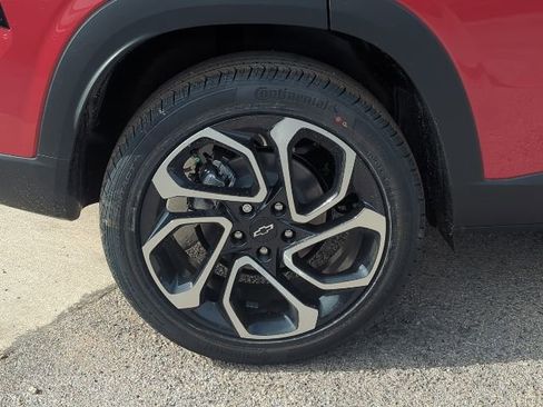 New 2026 Chevrolet Trax RS w/ Sunroof Package image 3