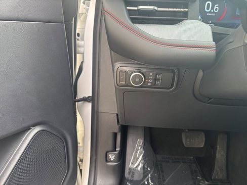 Used 2025 Ford Explorer ST image 11