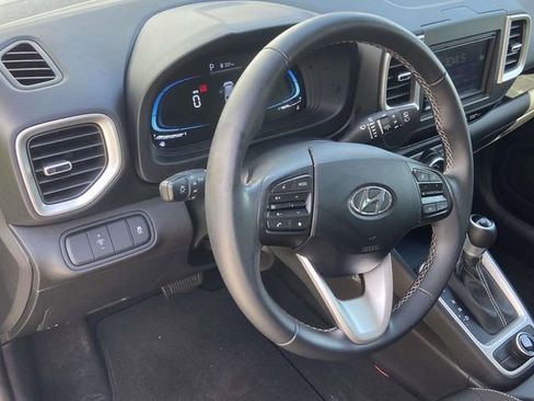 Used 2023 Hyundai Venue SEL w/ Cargo Package image 9