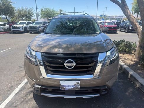Certified 2024 Nissan Pathfinder Platinum w/ Cargo Package AWD/4WD image 2